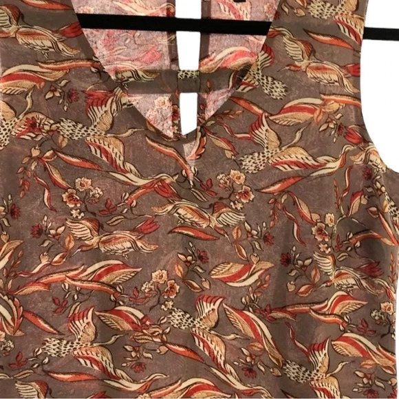 CAbi #3611 Mauve Purple Good Luck Bird Print Sleeveless Blouse sz XS - Picture 3 of 13